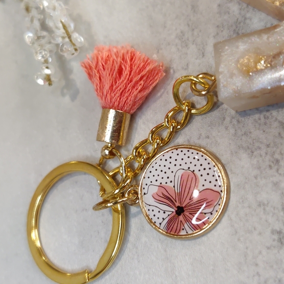 15. Handmade Initial K Resin Keychain - Picture 4 of 4